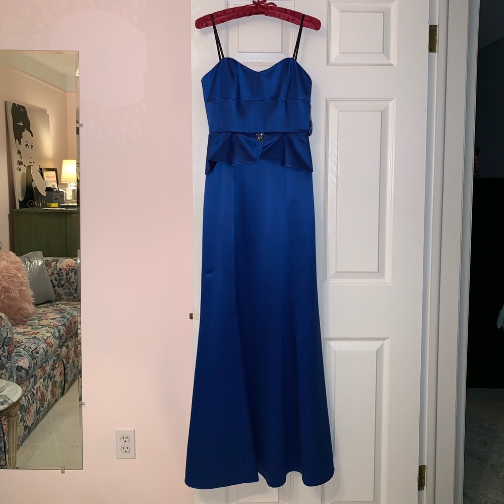NWT Laundry by Shelli Segal Formal Dress